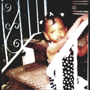 Meet your Posher, Thea